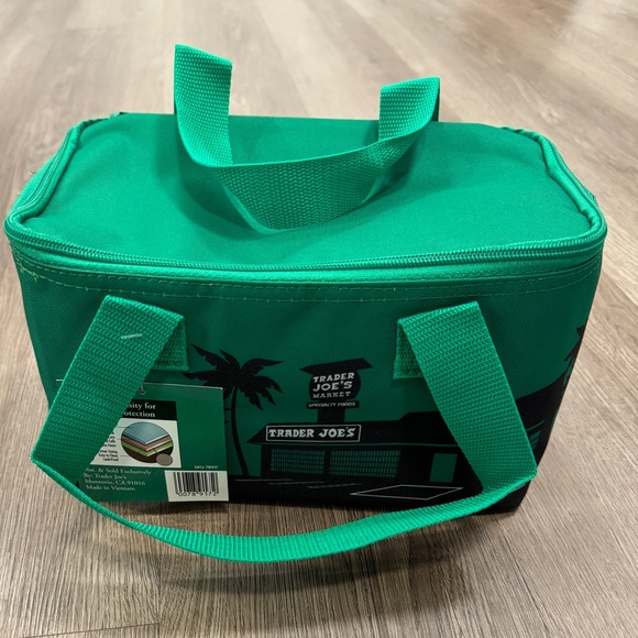 Trader Joe’s insulated mini cooler tote - green - Picture 6 of 10